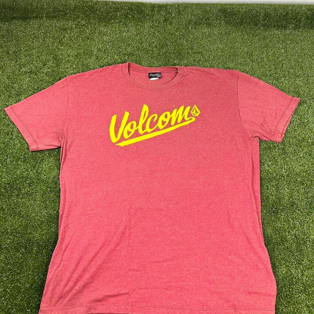 Volcom Men's Red and Burgundy T-shirt